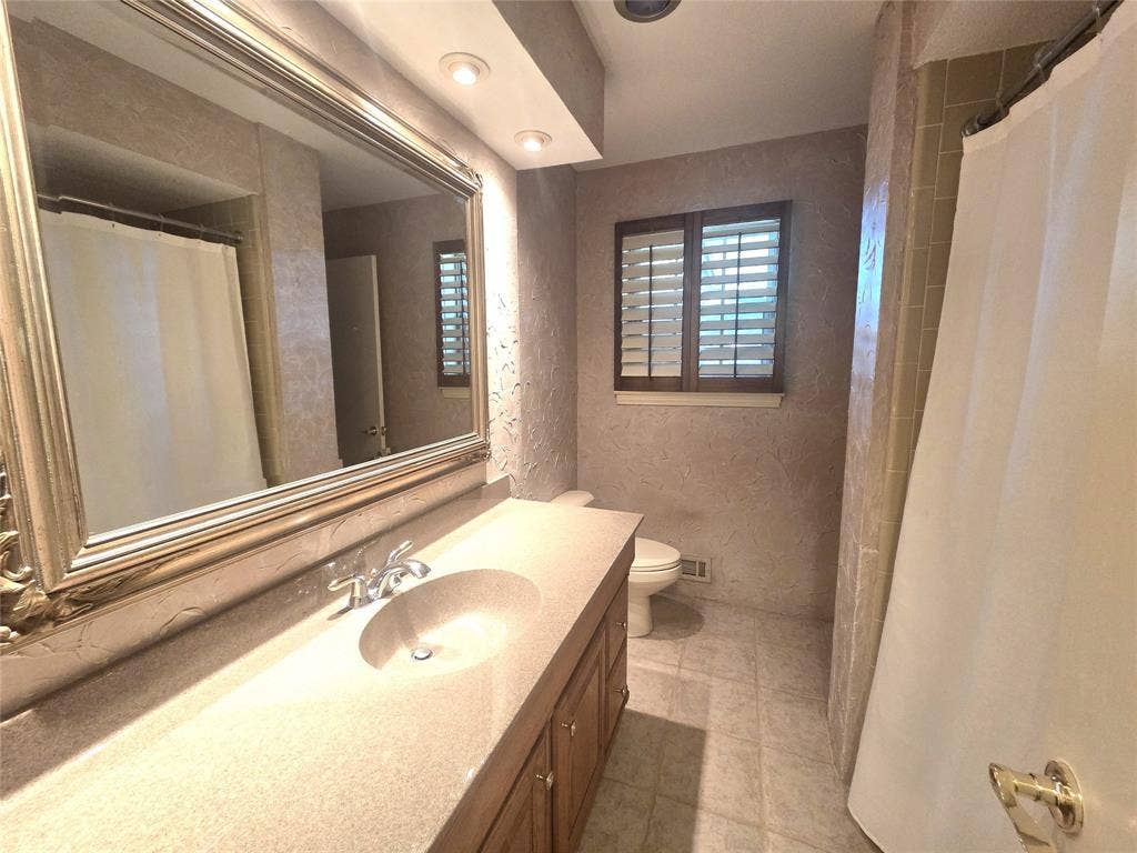 9334 Hunters Creek Drive, Dallas, TX 75243 9334 Hunters Creek Drive, Dallas, TX 75243
