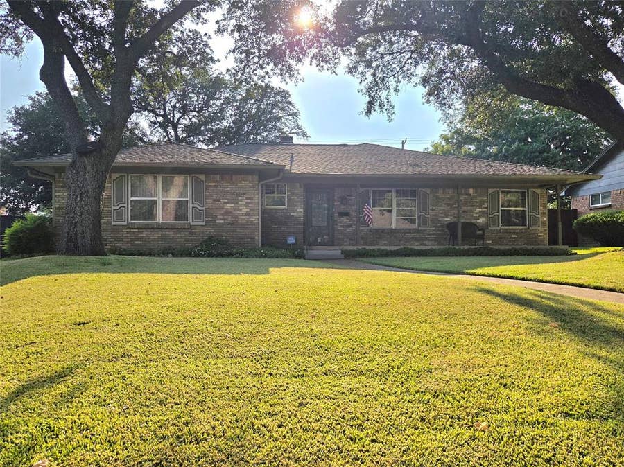Property photo for 9334 Hunters Creek Drive, Dallas, TX