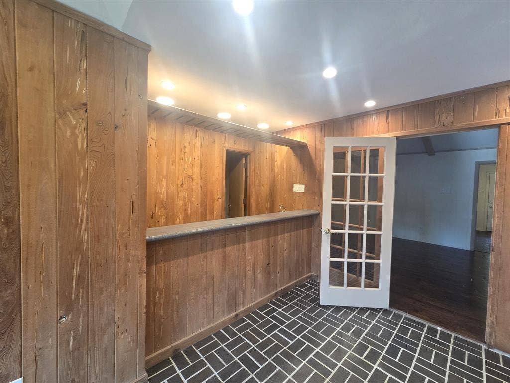 9334 Hunters Creek Drive, Dallas, TX 75243 9334 Hunters Creek Drive, Dallas, TX 75243