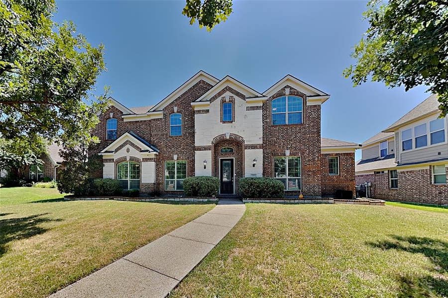 Property photo for 3006 Knightsbridge Lane, Garland, TX