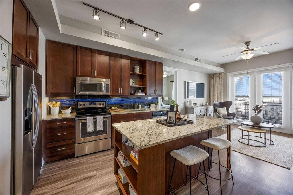 3201 Esperanza Crossing, #446, Austin, TX 78758 Up to 6 Weeks FREE! *on select units