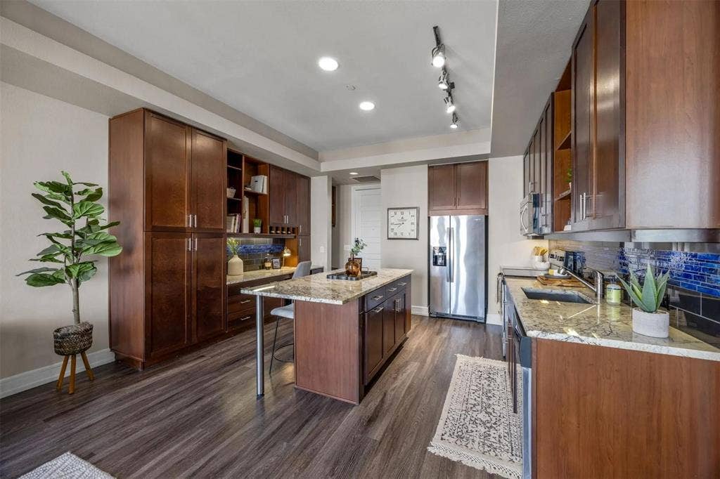 3201 Esperanza Crossing, #446, Austin, TX 78758 Up to 6 Weeks FREE! *on select units