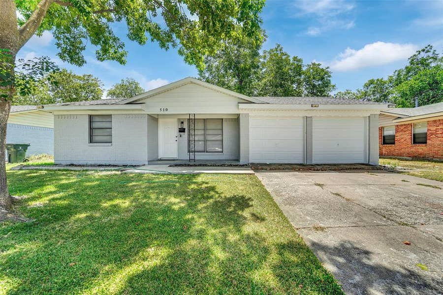 Property photo for 510 Pleasant Valley Road, Garland, TX