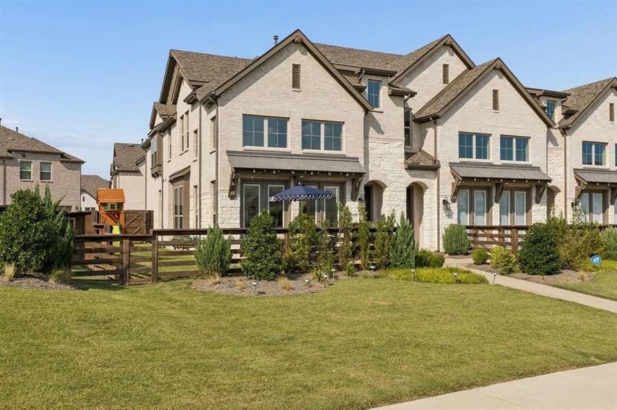 Property photo for 321 Sugarmaple Lane, McKinney, TX