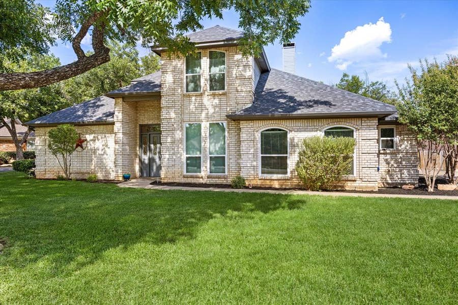 Property photo for 6105 Belvidere Circle, Granbury, TX