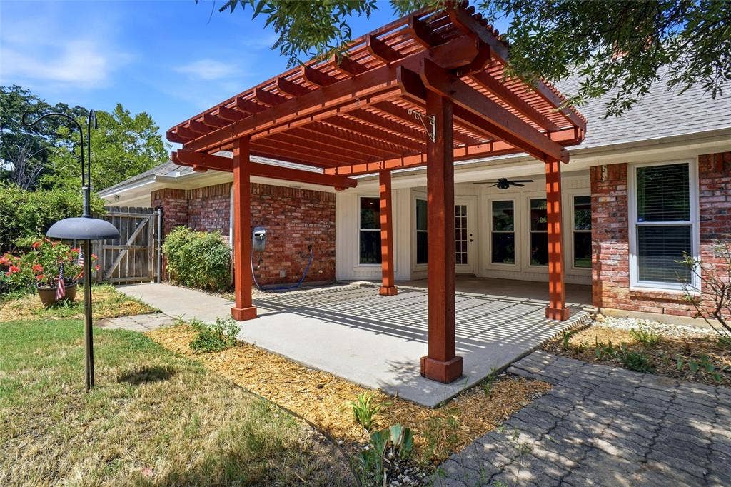 1321 Oak Harbor Boulevard, Azle, TX 76020 Perfect place to enjoy mother nature!