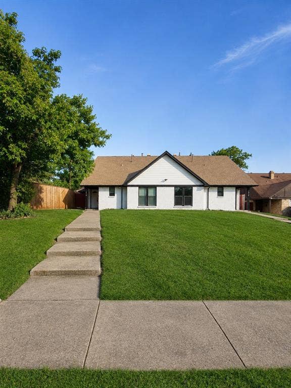 Property photo for 7618 Thistle Lane, Dallas, TX