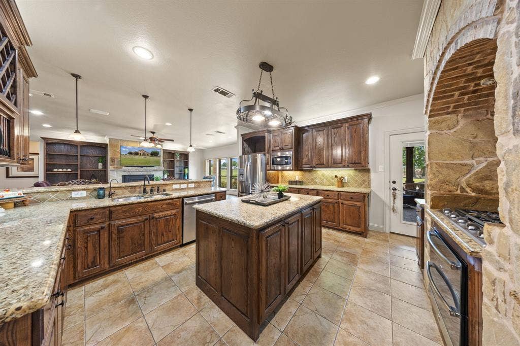 17155 County Road 605, Farmersville, TX 75442 17155 County Road 605, Farmersville, TX 75442