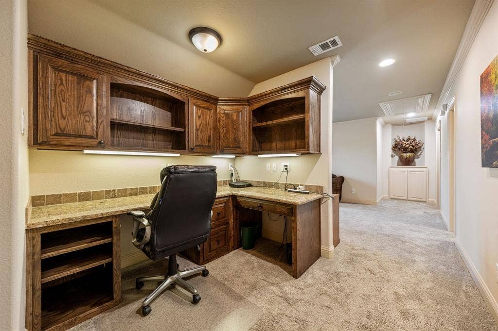 17155 County Road 605, Farmersville, TX 75442 Upstairs with built ins