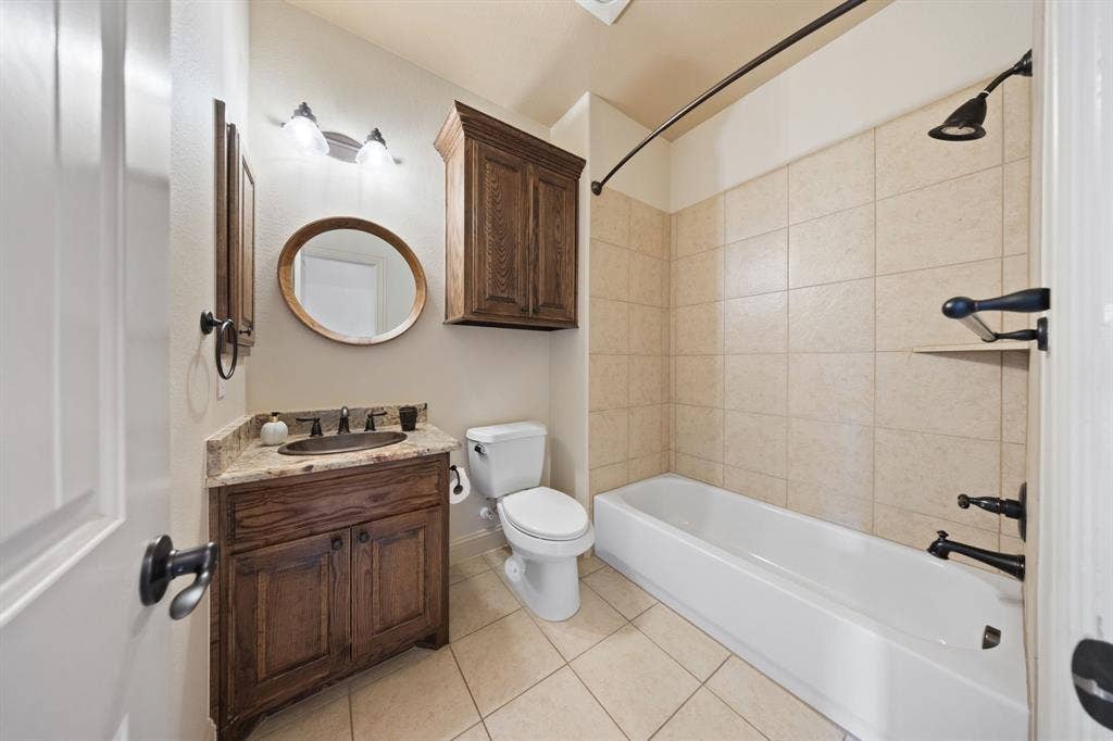 17155 County Road 605, Farmersville, TX 75442 downstairs