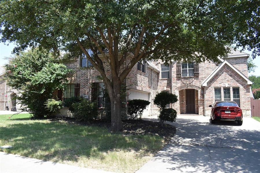 Property photo for 910 Redbird Lane, Allen, TX