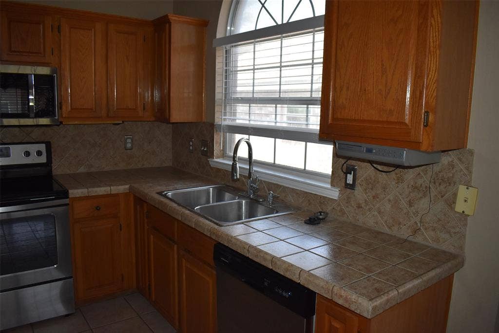 4207 Sarasota Lane, McKinney, TX 75070 4207 Sarasota Lane, McKinney, TX 75070