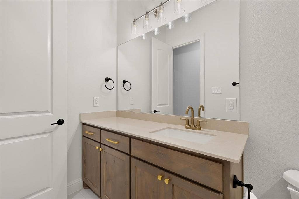 818 Monza Drive, Midlothian, TX 76065 818 Monza Drive, Midlothian, TX 76065