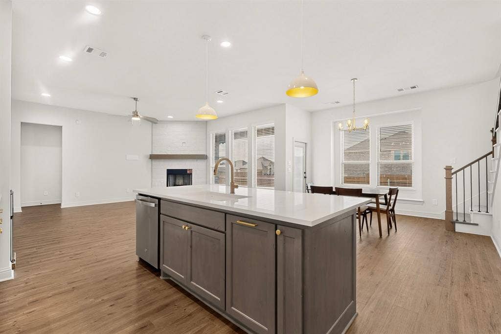 818 Monza Drive, Midlothian, TX 76065 818 Monza Drive, Midlothian, TX 76065