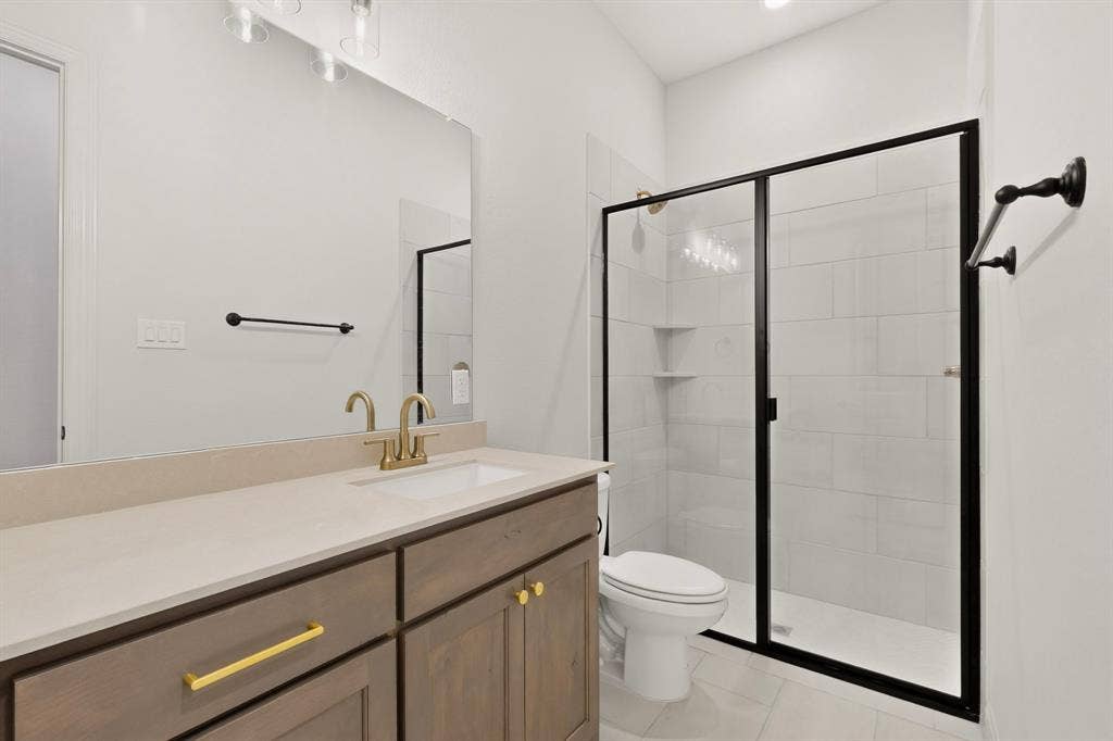 818 Monza Drive, Midlothian, TX 76065 818 Monza Drive, Midlothian, TX 76065