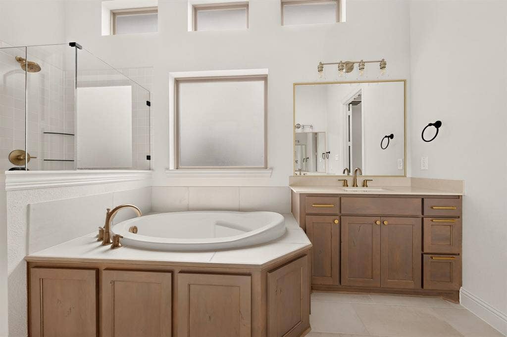 818 Monza Drive, Midlothian, TX 76065 818 Monza Drive, Midlothian, TX 76065