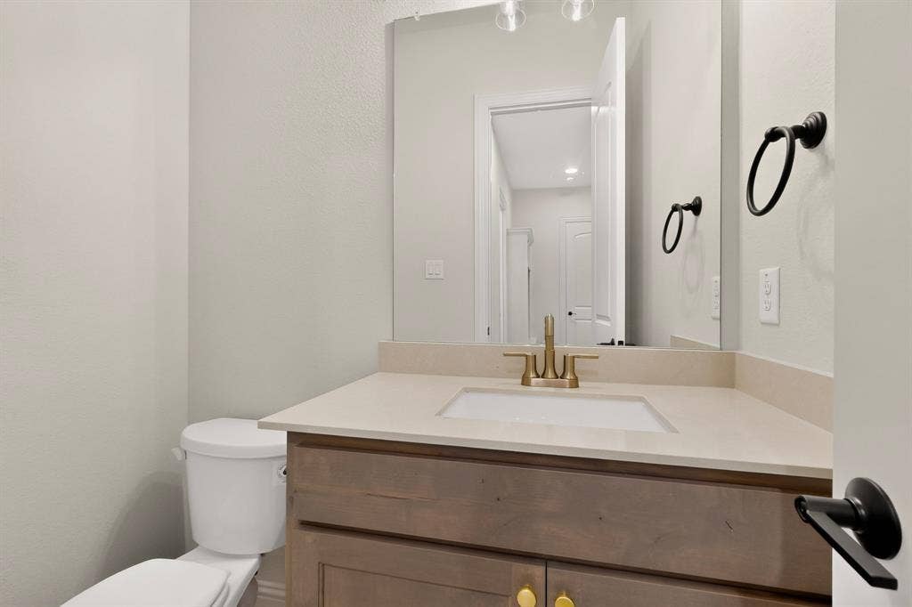818 Monza Drive, Midlothian, TX 76065 818 Monza Drive, Midlothian, TX 76065