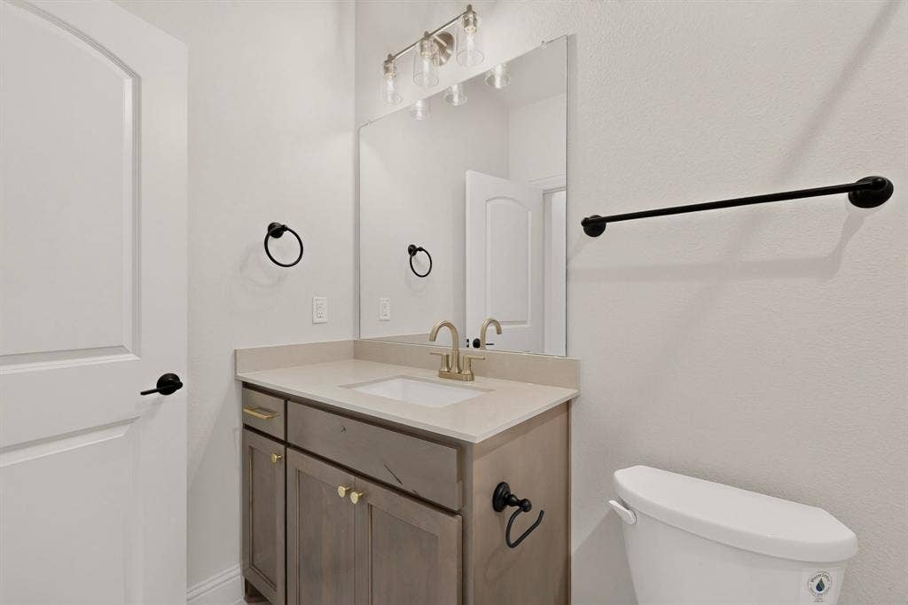 818 Monza Drive, Midlothian, TX 76065 818 Monza Drive, Midlothian, TX 76065