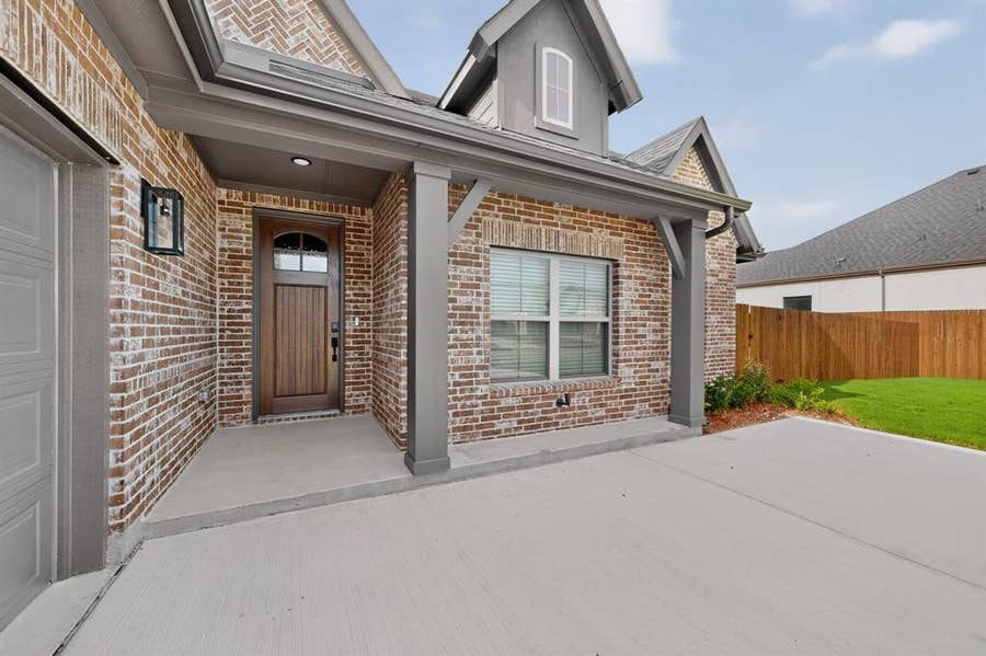 Property photo for 818 Monza Drive, Midlothian, TX