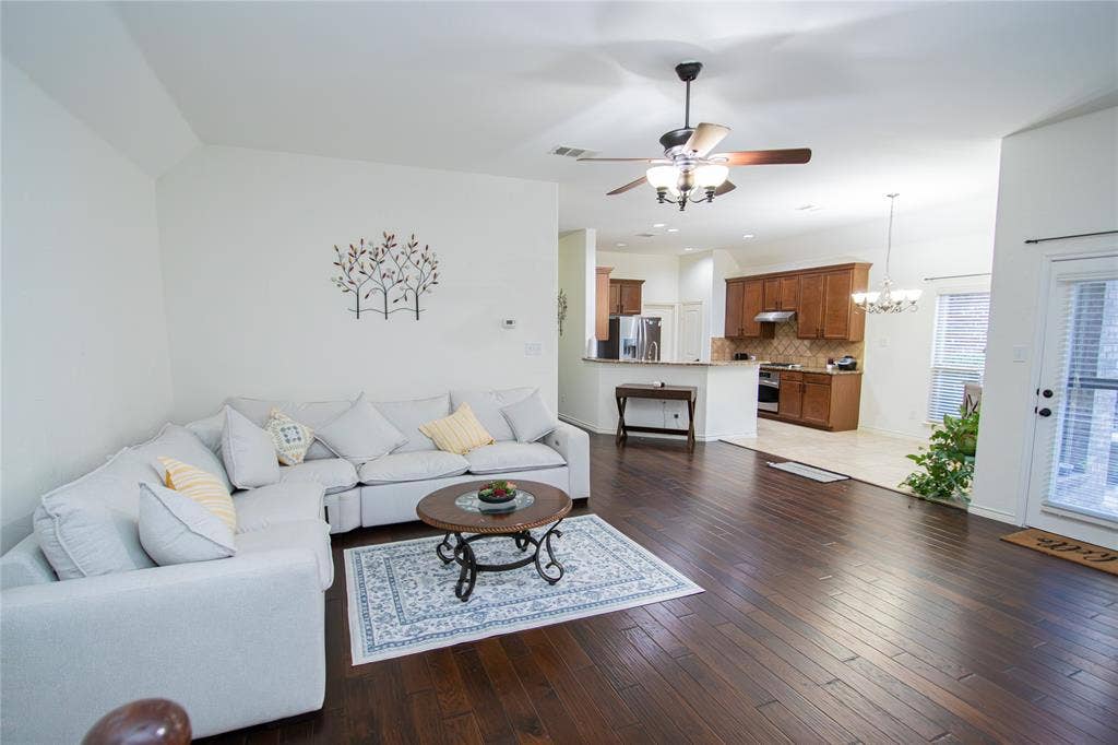 10017 Bell Rock Road, Frisco, TX 75035 10017 Bell Rock Road, Frisco, TX 75035