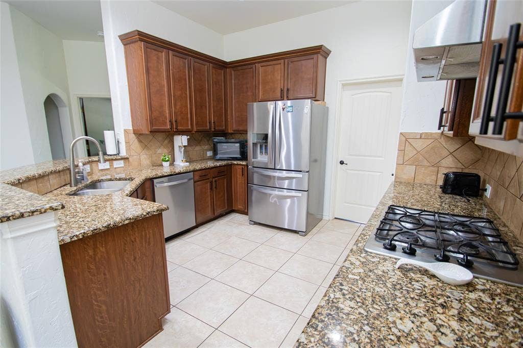 10017 Bell Rock Road, Frisco, TX 75035 10017 Bell Rock Road, Frisco, TX 75035