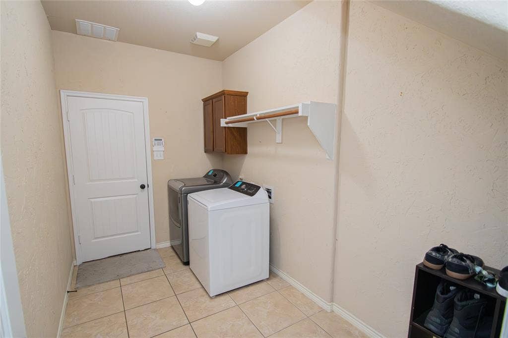 10017 Bell Rock Road, Frisco, TX 75035 10017 Bell Rock Road, Frisco, TX 75035