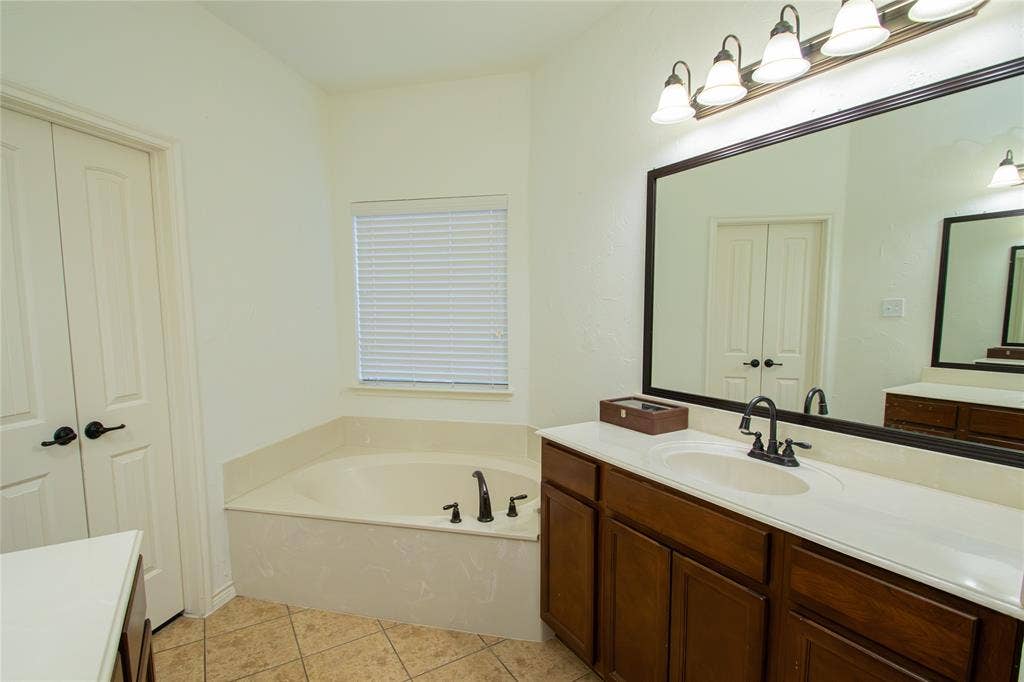 10017 Bell Rock Road, Frisco, TX 75035 10017 Bell Rock Road, Frisco, TX 75035