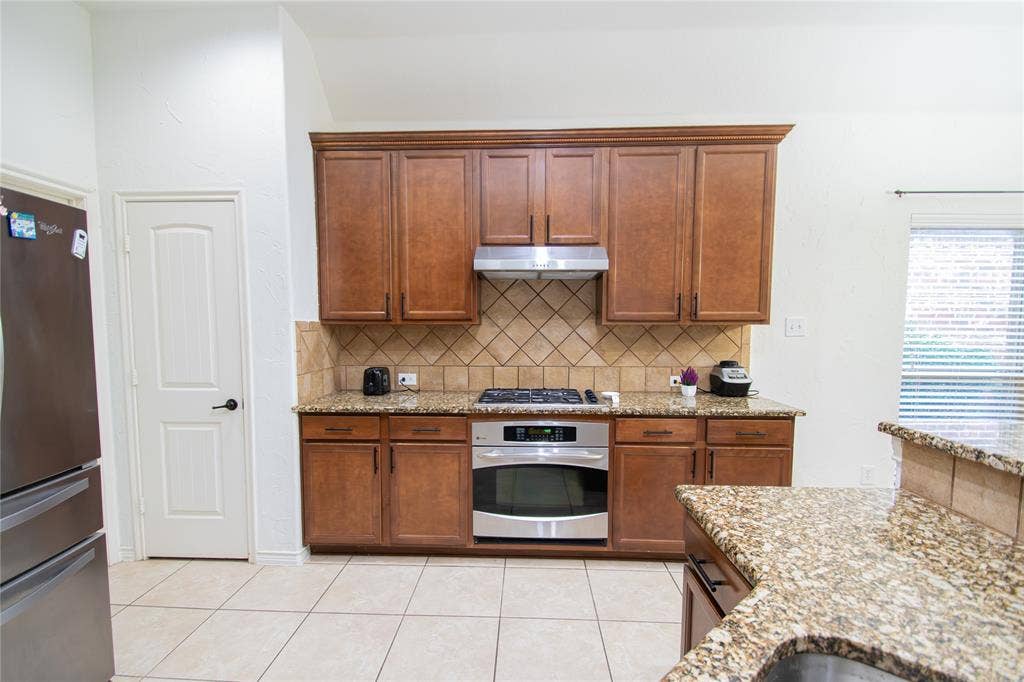10017 Bell Rock Road, Frisco, TX 75035 10017 Bell Rock Road, Frisco, TX 75035