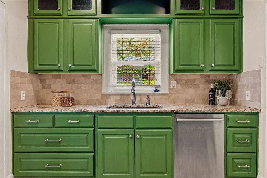 907 Monte Vista Drive, Dallas, TX 75223 907 Monte Vista Drive, Dallas, TX 75223