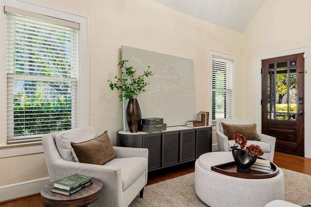 907 Monte Vista Drive, Dallas, TX 75223 907 Monte Vista Drive, Dallas, TX 75223