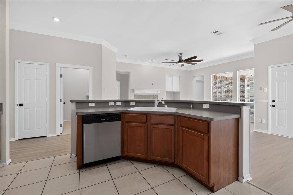 6819 Woodcrest Lane, Sachse, TX 75048 6819 Woodcrest Lane, Sachse, TX 75048