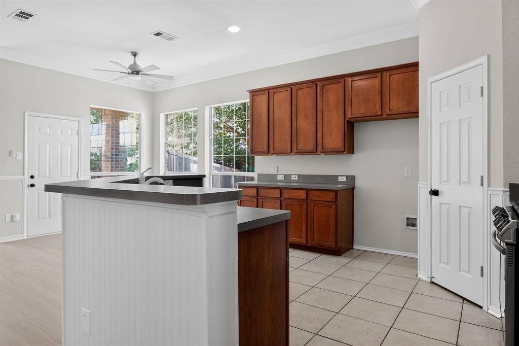 6819 Woodcrest Lane, Sachse, TX 75048 6819 Woodcrest Lane, Sachse, TX 75048