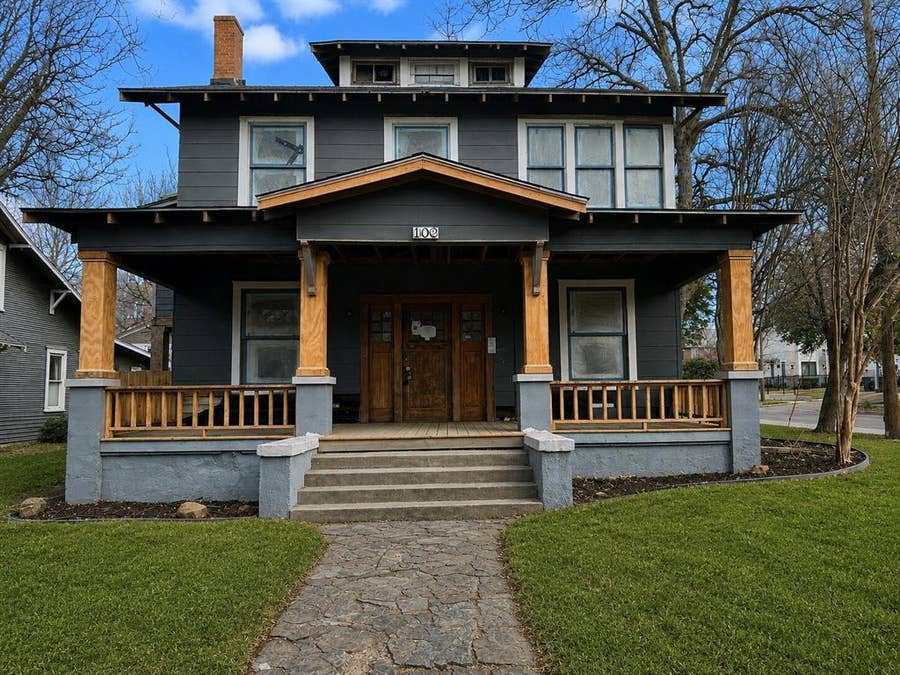 Property photo for 102 N Willomet Avenue, Dallas, TX