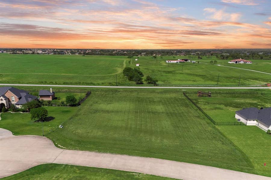 Property photo for 1550 Winding Creek Lane, Rockwall, TX