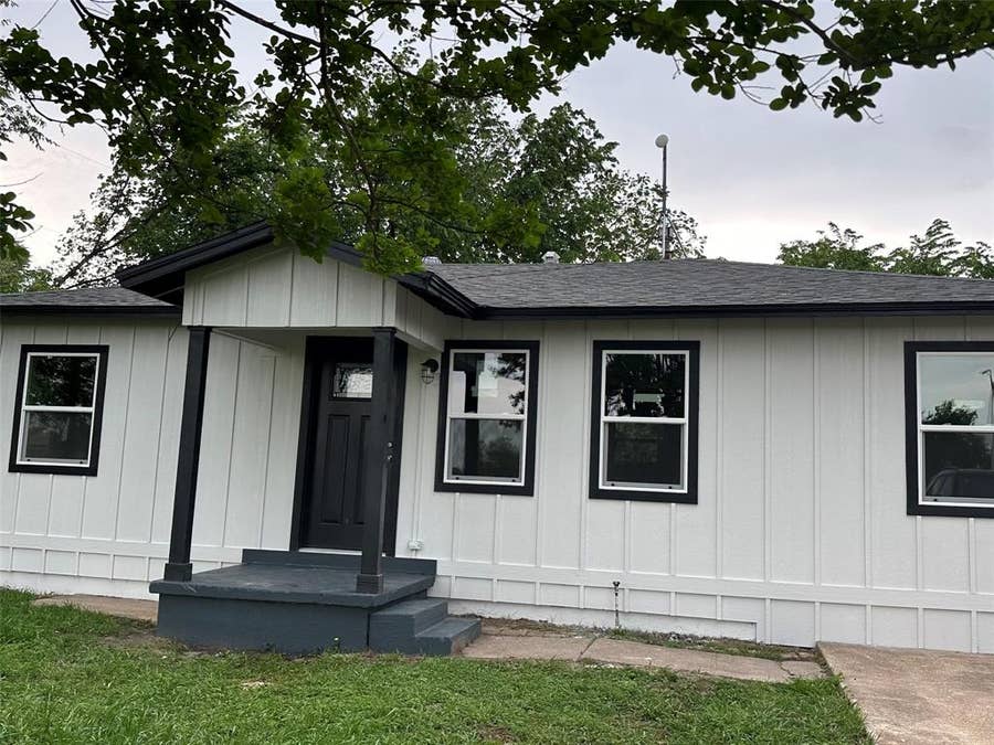 Property photo for 1123 Hansboro Avenue, Dallas, TX