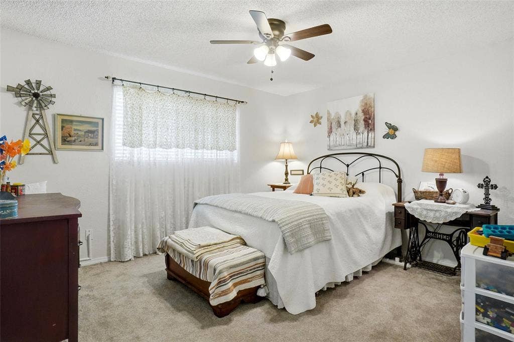 902 Meadowcreek Street, Krum, TX 76249 902 Meadowcreek Street, Krum, TX 76249