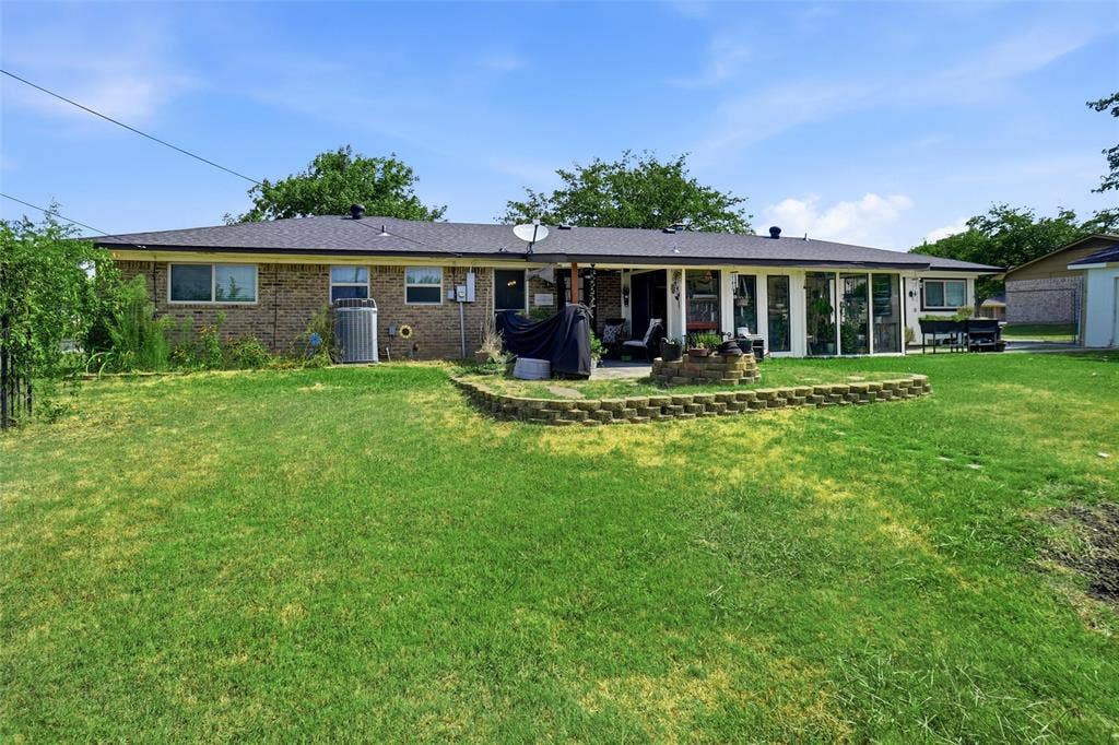 902 Meadowcreek Street, Krum, TX 76249 902 Meadowcreek Street, Krum, TX 76249