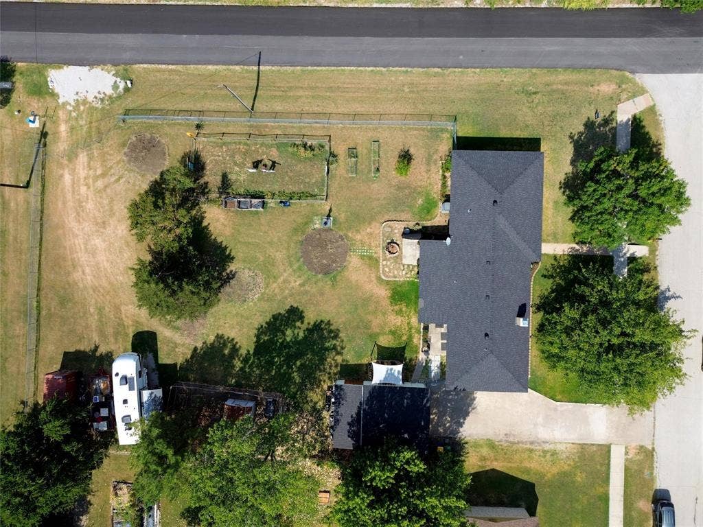 902 Meadowcreek Street, Krum, TX 76249 902 Meadowcreek Street, Krum, TX 76249