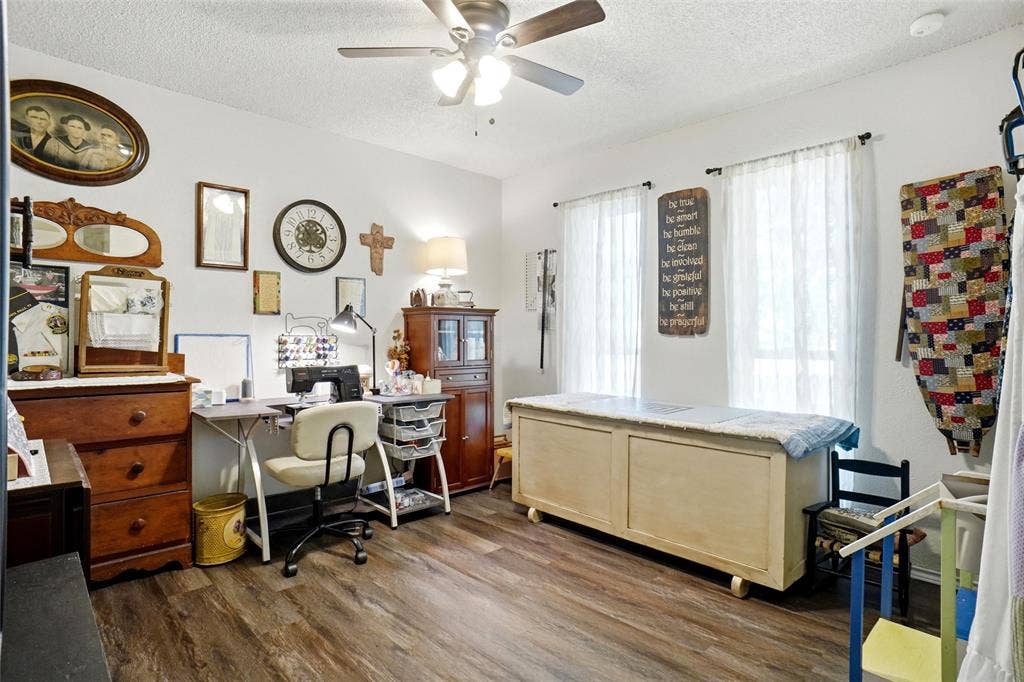 902 Meadowcreek Street, Krum, TX 76249 902 Meadowcreek Street, Krum, TX 76249