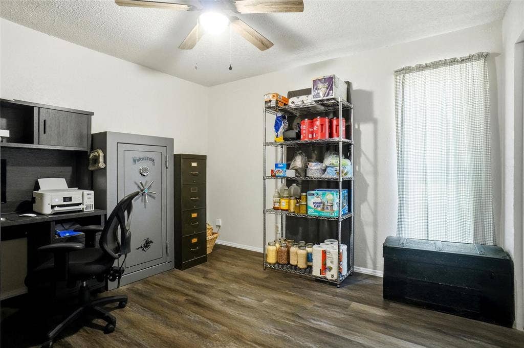 902 Meadowcreek Street, Krum, TX 76249 902 Meadowcreek Street, Krum, TX 76249