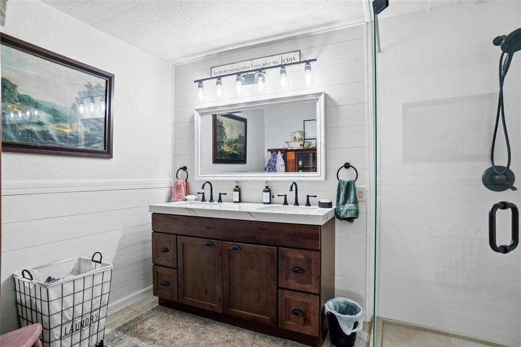 902 Meadowcreek Street, Krum, TX 76249 902 Meadowcreek Street, Krum, TX 76249