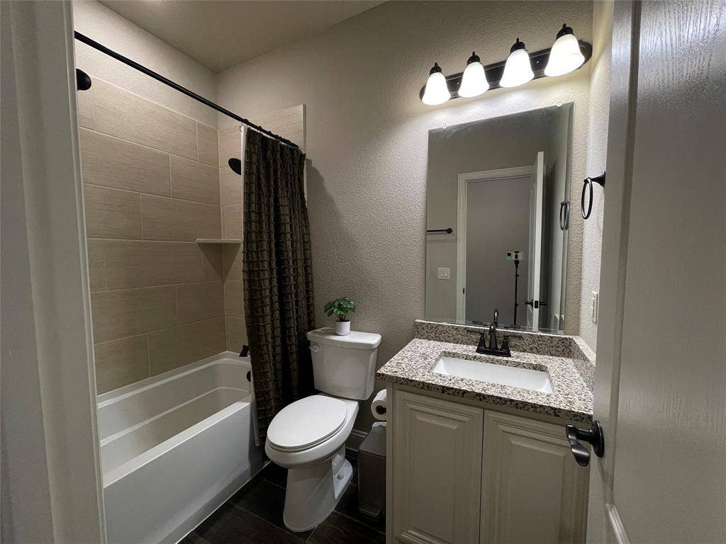 Bathroom #2, downstairs