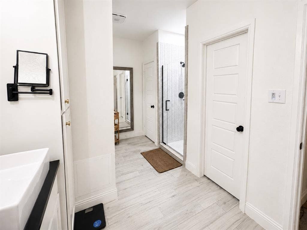 2421 Creek Drive, Granbury, TX 76048 2421 Creek Drive, Granbury, TX 76048