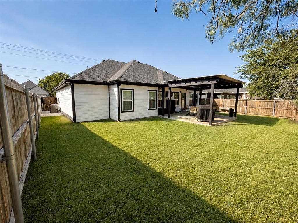 2421 Creek Drive, Granbury, TX 76048 2421 Creek Drive, Granbury, TX 76048