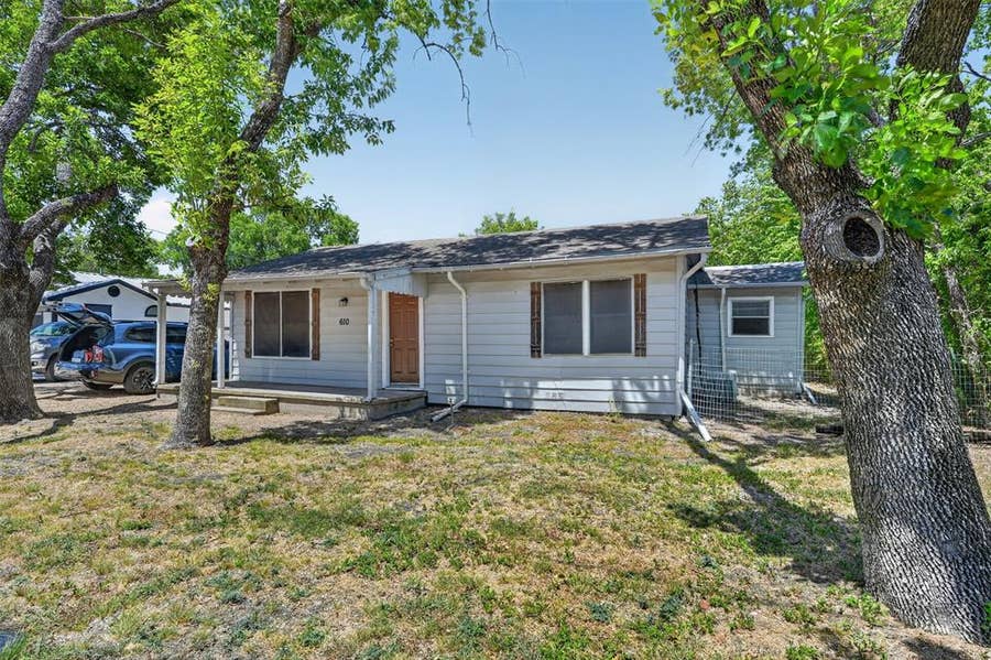Property photo for 610 Jefferson Avenue, Princeton, TX