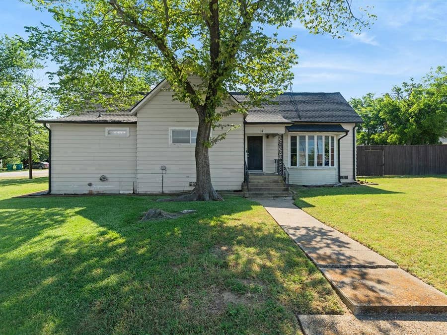 Property photo for 108 N Baker Street, Ferris, TX
