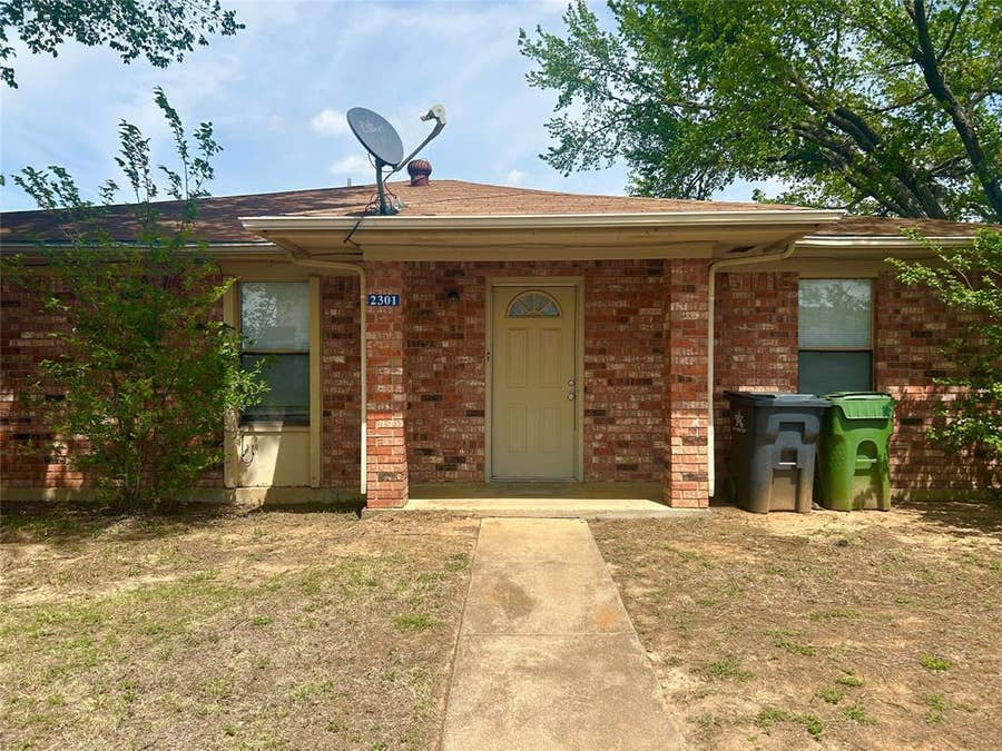 Property photo for 2301 Lido Lane, Arlington, TX