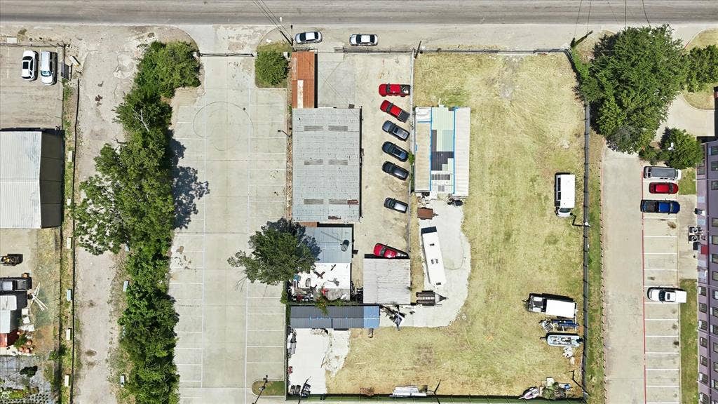 2136 California Crossing Road, Dallas, TX 75220 Extensive paved areas and clear land parcels