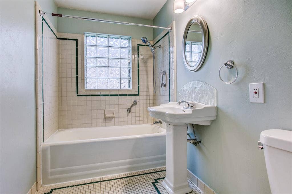 715 Newell Avenue, Dallas, TX 75223 715 Newell Avenue, Dallas, TX 75223