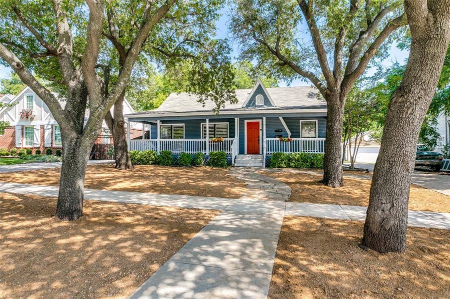 Property photo for 5012 Calmont Avenue, Fort Worth, TX